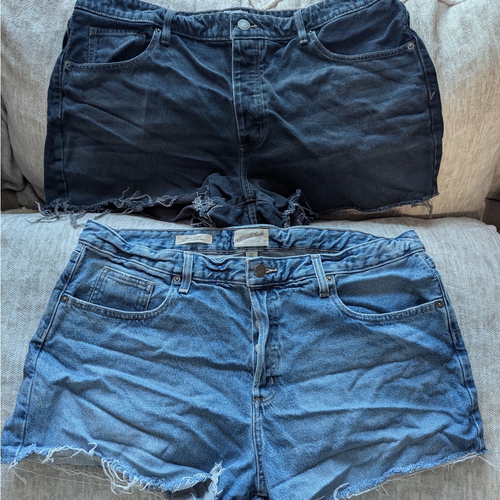 Universal Thread Women's Jean Shorts - Dark Blue and Light Blue